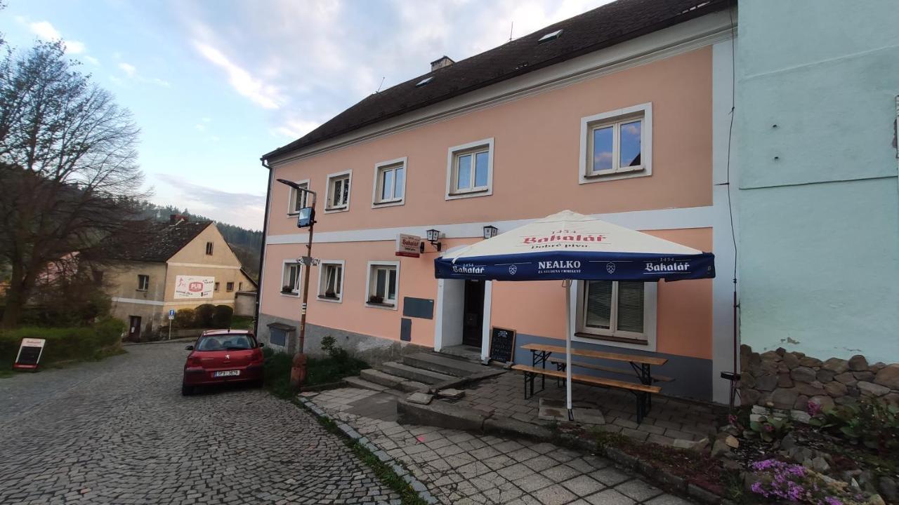H@M Penzion Žlutice Eksteriør billede